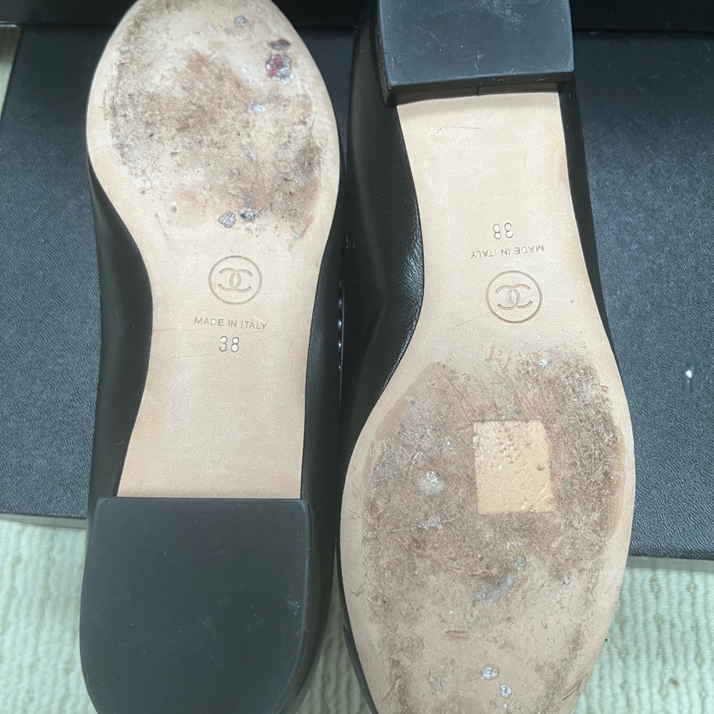🔴Authentic CHANEL Women's Black & Navy Leather Ballet Flats with Pearl🔴 - Picture 5 of 9